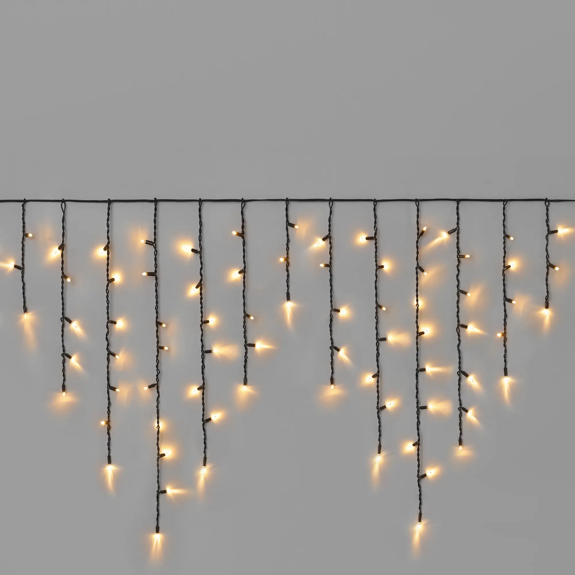 Гирлянда Бахрома INOXHUB 3х09м 144 LED 220В IP65 чёрная резина 33мм ТЁПЛАЯ БЕЛАЯ 4600₽