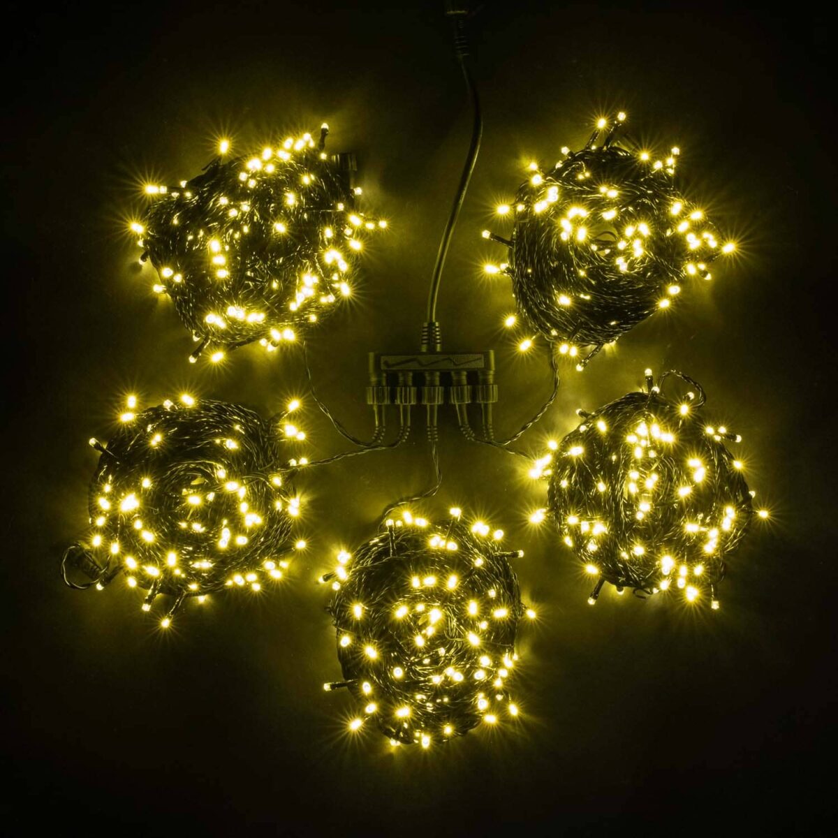 

Комплект 5 Тепло-Белых Нитей по 20м с Мерцанием, 1000 LED, Провод Черный ПВХ, IP54, KDD1000BL-11-1WW
