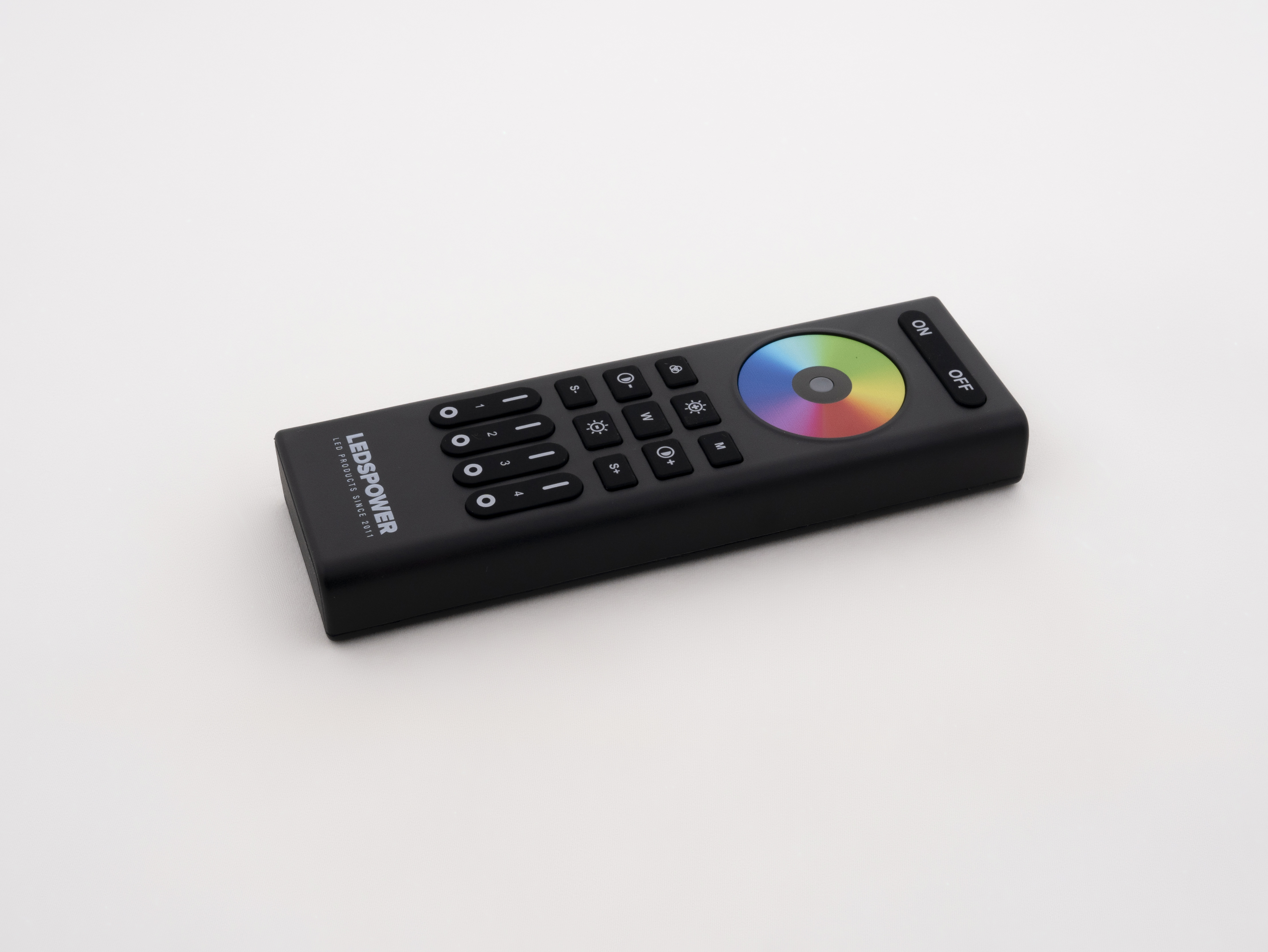 Пульт RGBRGBWRGBCCT на 4 зоны RC03RFB черный 006550 1720₽