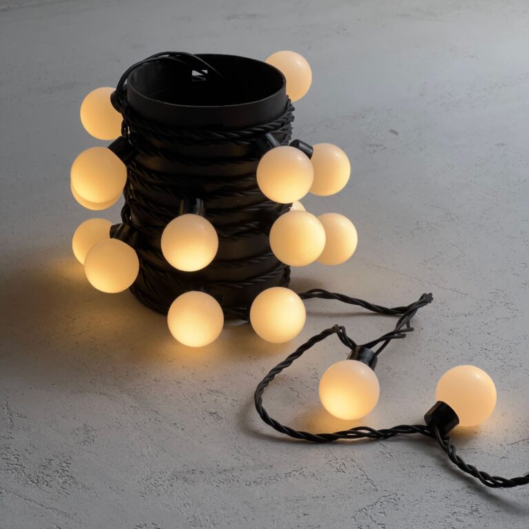 Гирлянда Шарики 5м Тепло-Белая 220В Диаметр Шарика 40мм 20 LED Провод Черный Каучук IP65 1990₽