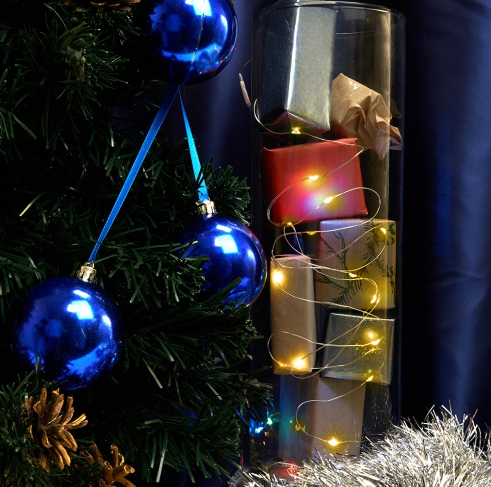 Светодиодная гирлянда Feron CL588 линейная Роса 2700К 2м с питанием от батареек прозрачный шнур 94₽