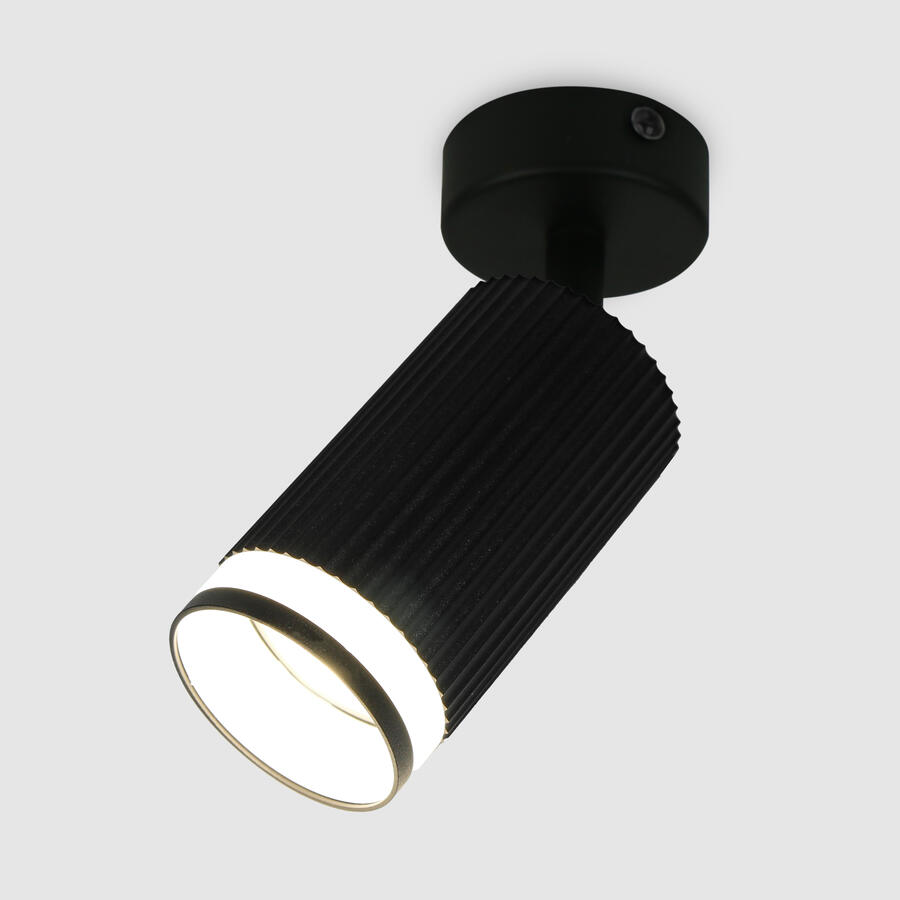 Спот на основании GWL-GU10-M-IP20 Одинарный Черный с Боковым рассеивателем Полосы 834₽
