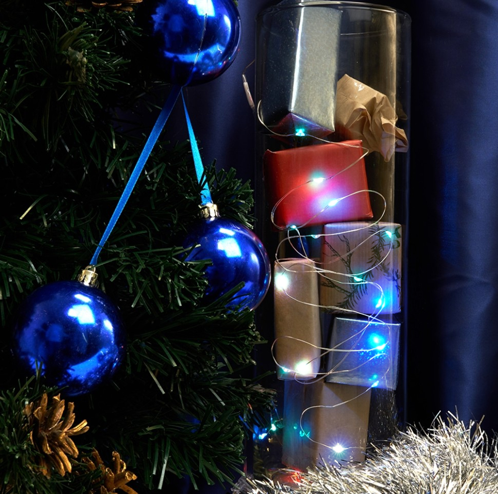 Светодиодная гирлянда Feron CL588 линейная Роса 5000К 2м с питанием от батареек прозрачный шнур 94₽