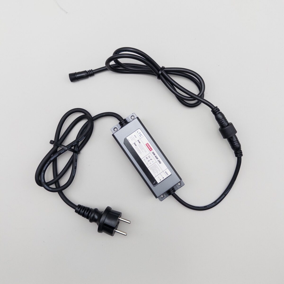 Блок Питания Электронный 60W для Нитей 24В до 1000 LED Провод Черный Каучук IP65 3390₽