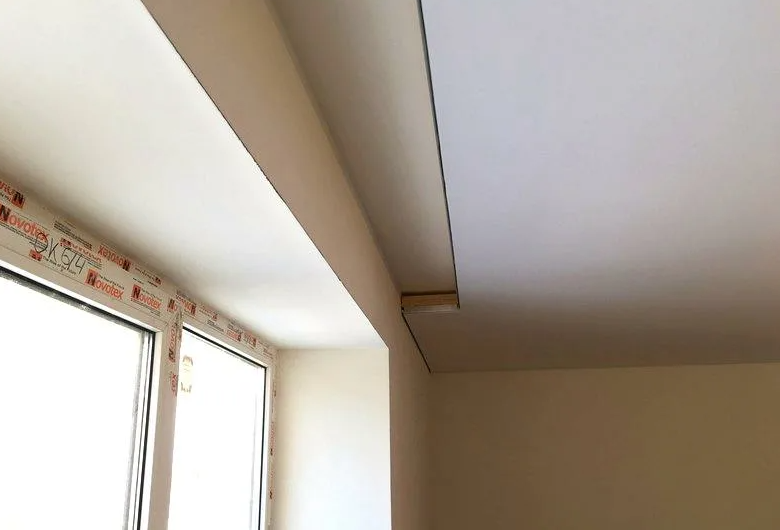 Ниша в потолке для подсветки штор