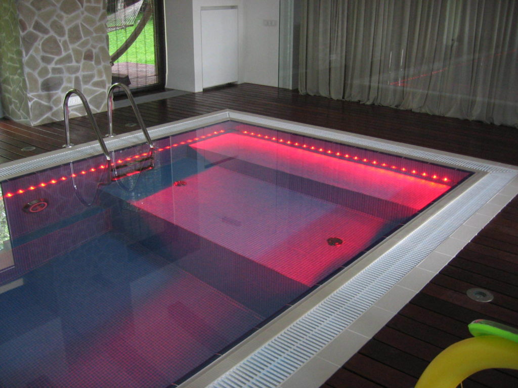 Светодиодная лента для подсветки бассейна