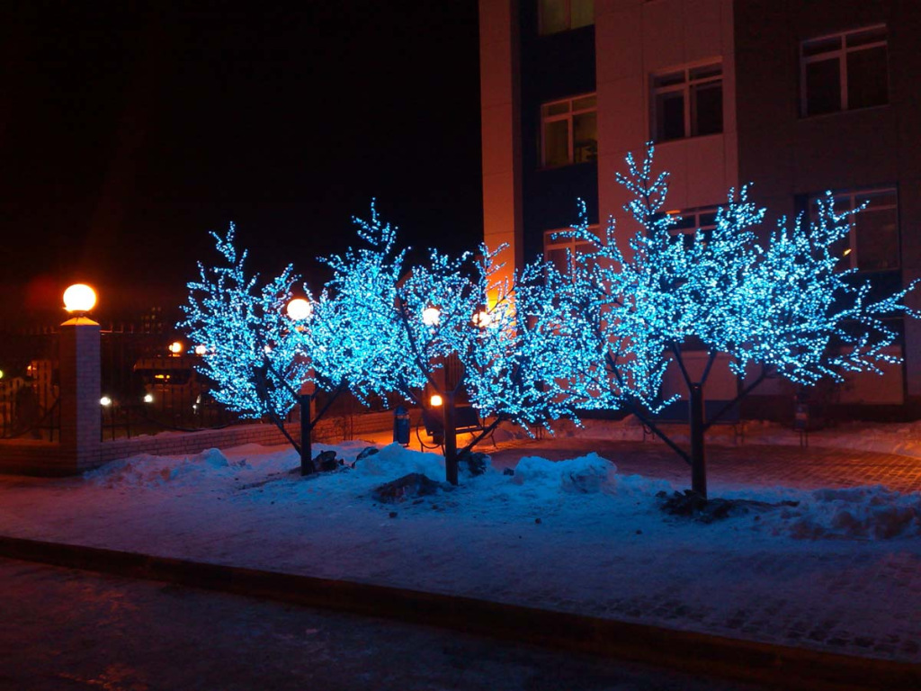 Новогодние светодиодные деревья